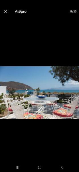 Lovely House Infront Of The Beach In Molos